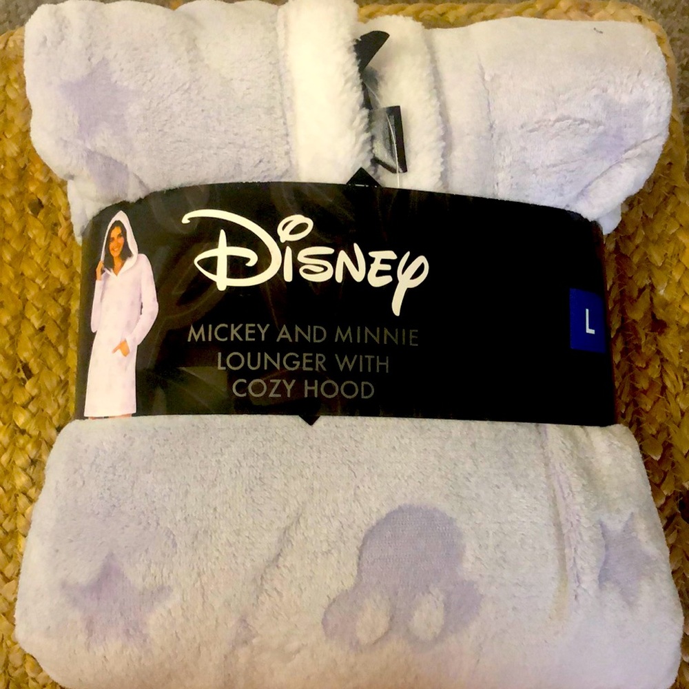 Disney Mickey and Minnie Lounger with Cozy Hood